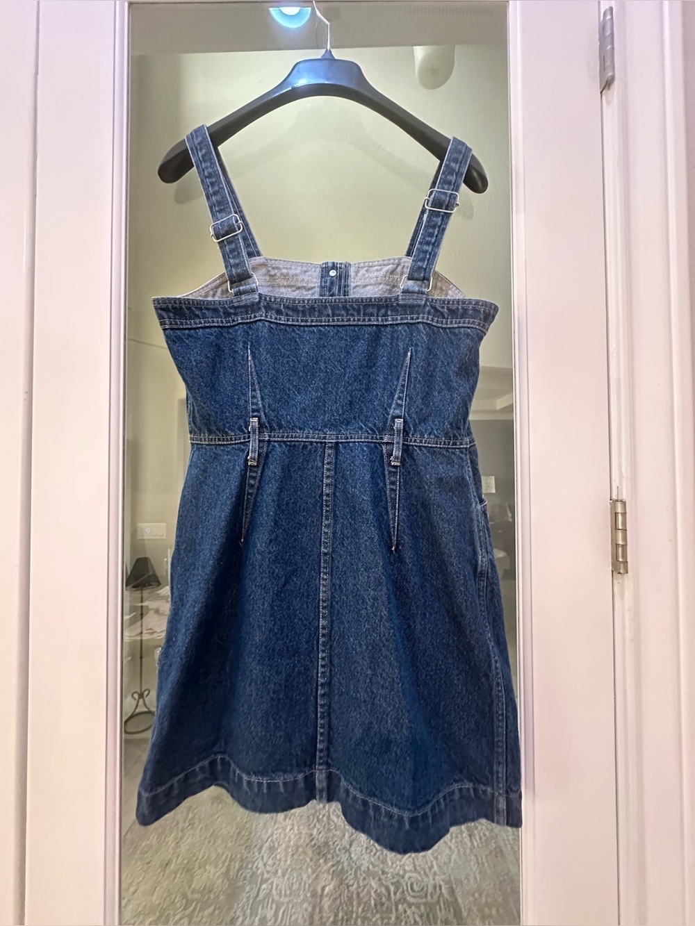 Levi’s Denim 100% Cotton and Pockets! - Picture 3 of 4